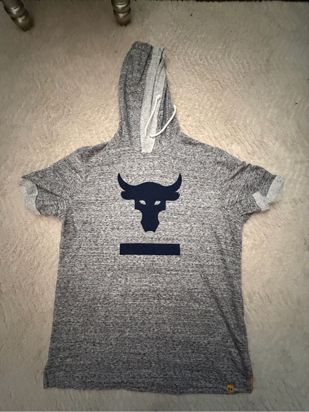 Men’s Under Armour size Medium Grey Hooded Short-Sleeve Performance Tee